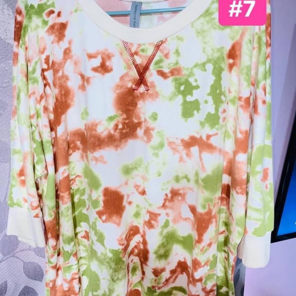 Assorted Tops - Picture 5 of 7